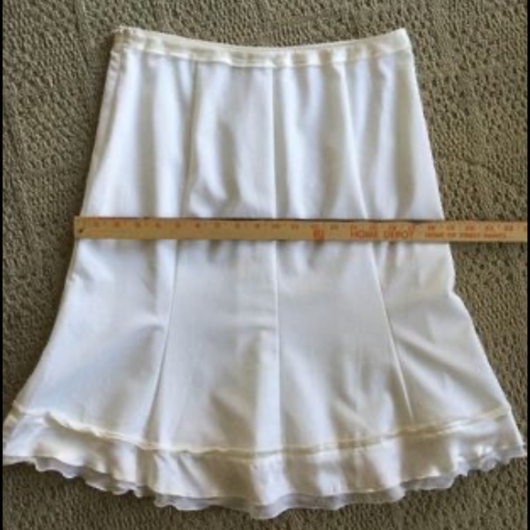 The limited women's white Godet skirt, ruffled detail size 4 - Picture 7 of 12